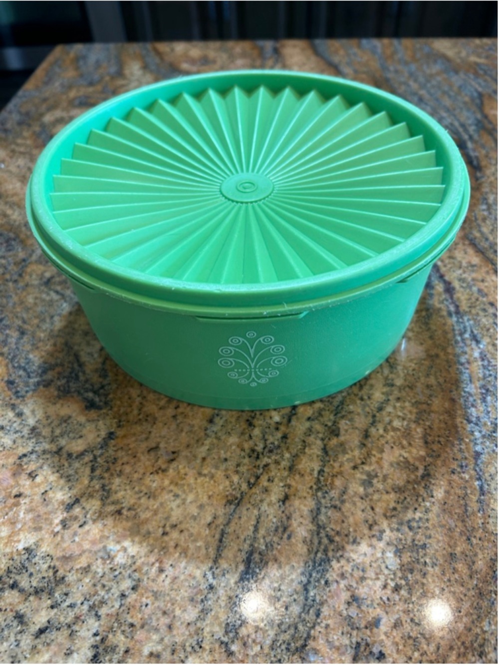 Tupperware Vintage Green Servalier Canister Food Storage One Size